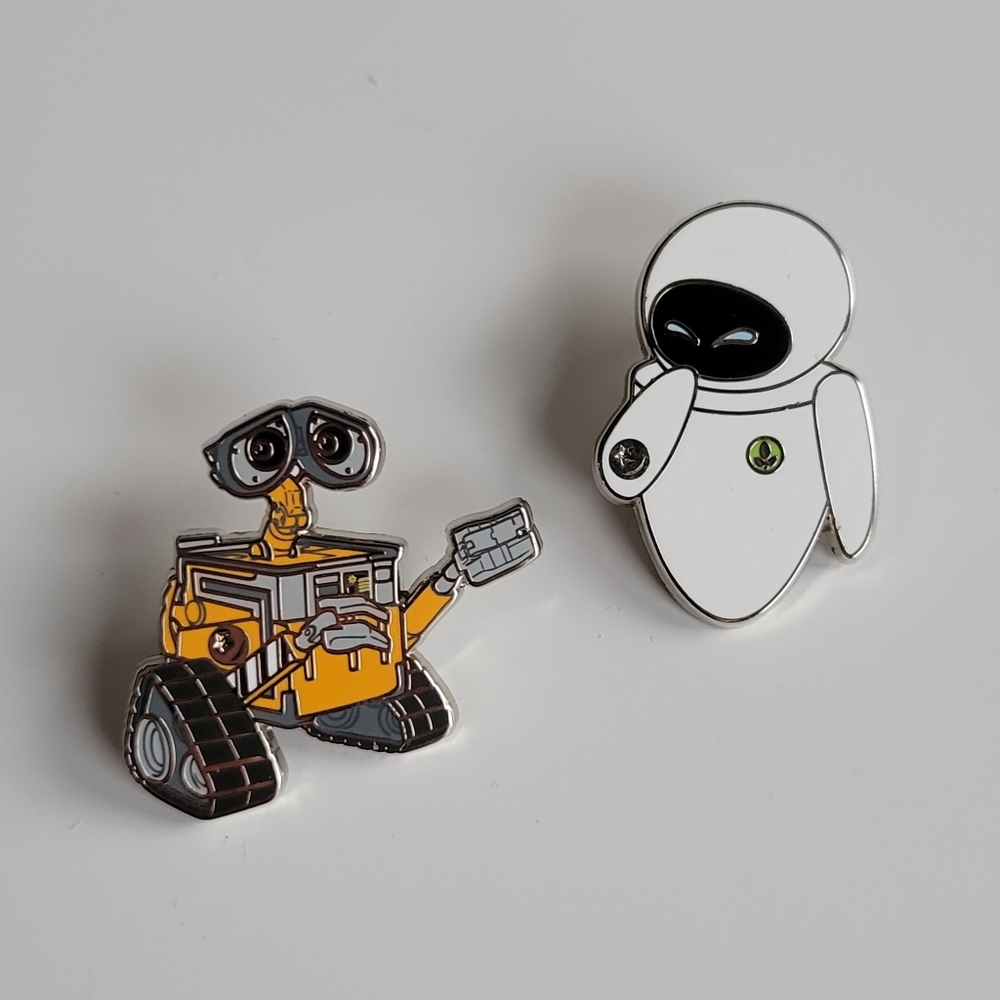 Wall-E & Eve Pins!